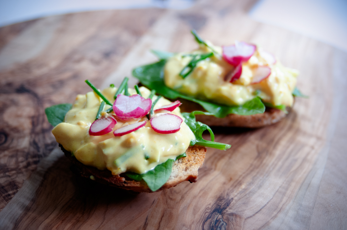 How to Make the Perfect Spring Egg Salad Sandwich (Fast + Delicious)